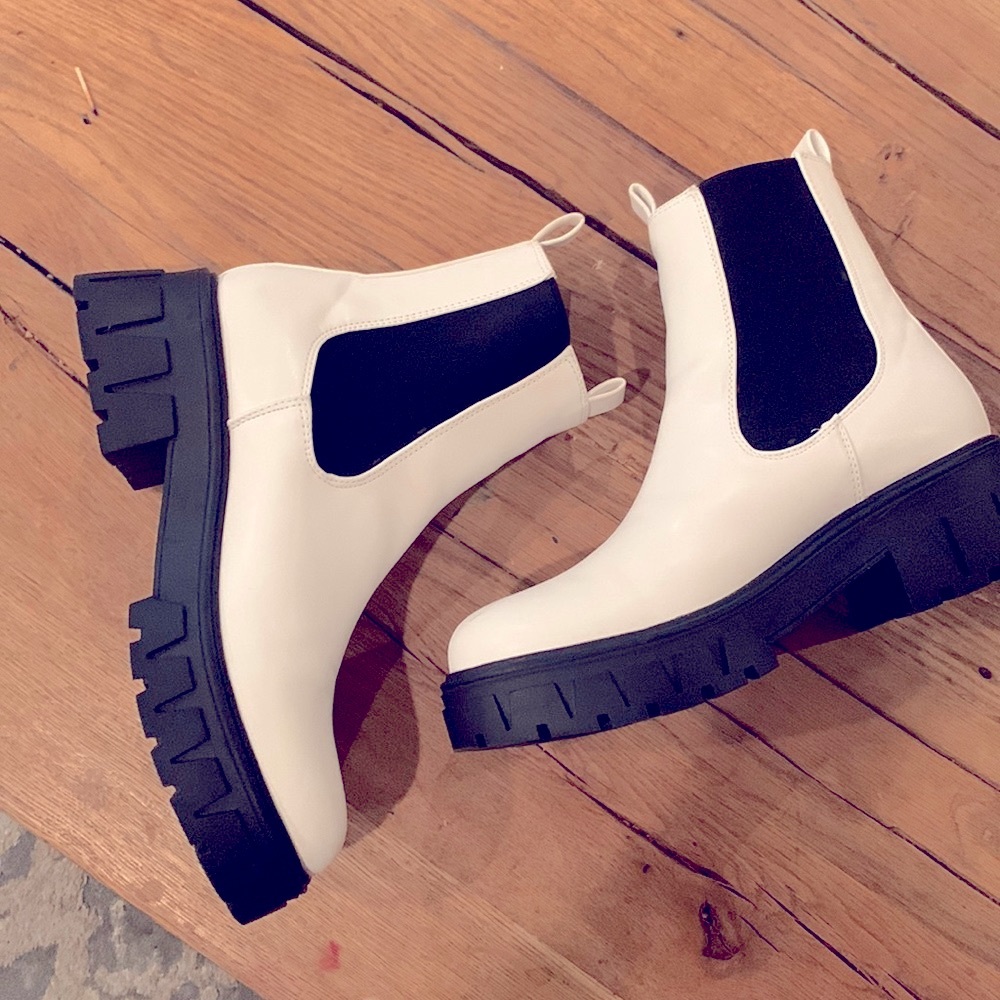 White with black stretch combat boots 7 faux leather forever21 NWOT